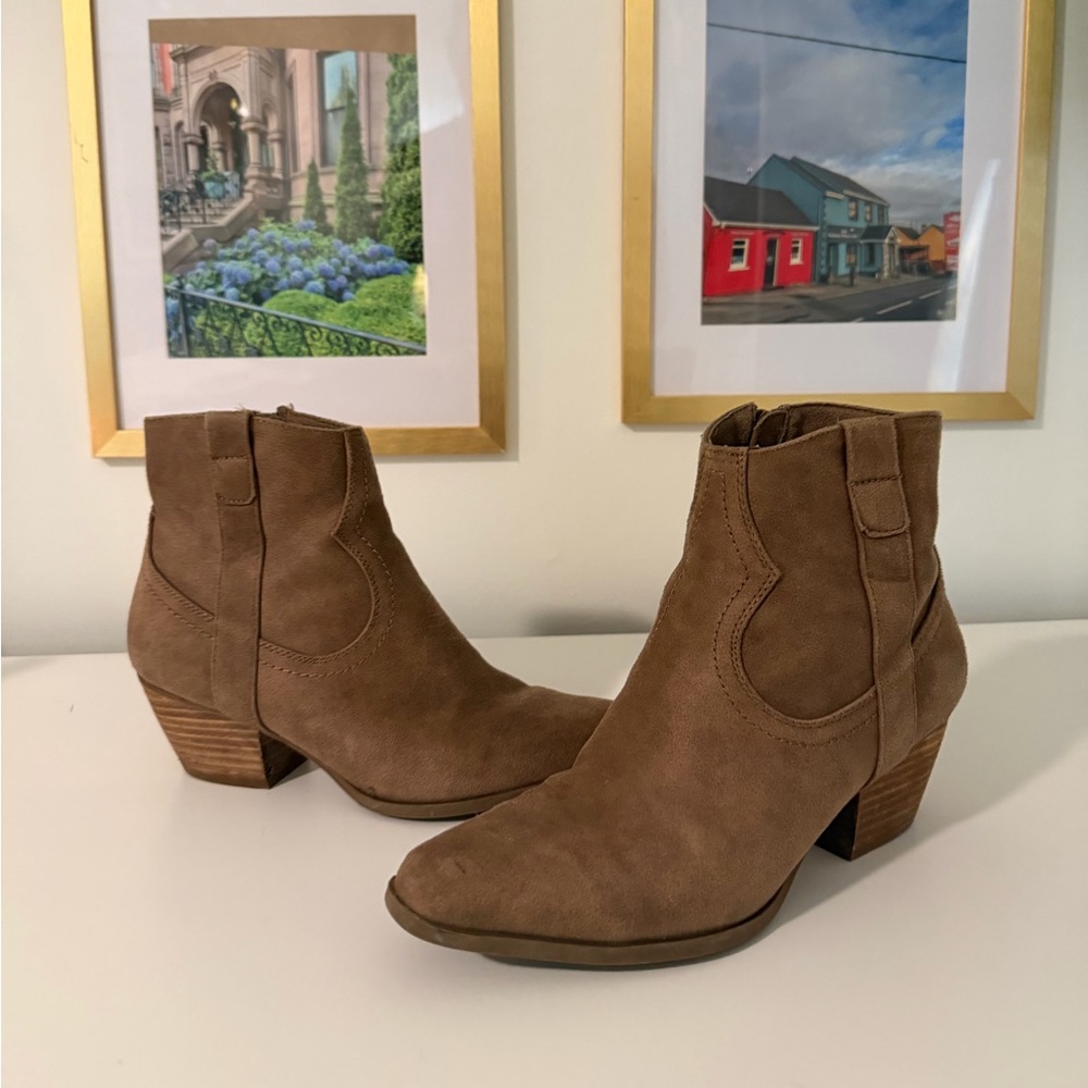 Dolce Vita Tan Booties